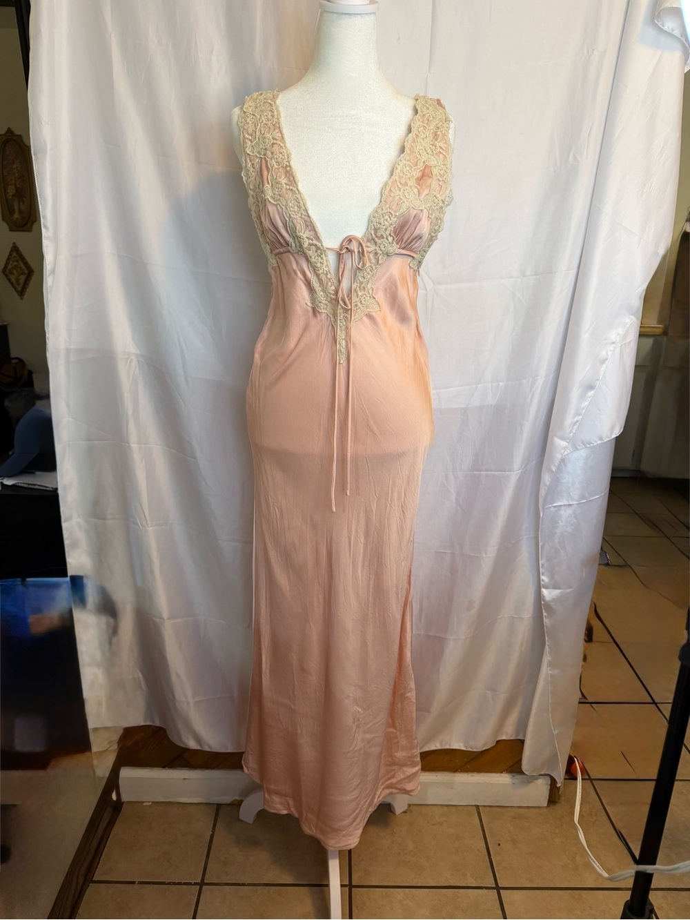 Rumored Venice Blush Pink Satin Lace-Trim Maxi Dress Size Small - Picture 2 of 6